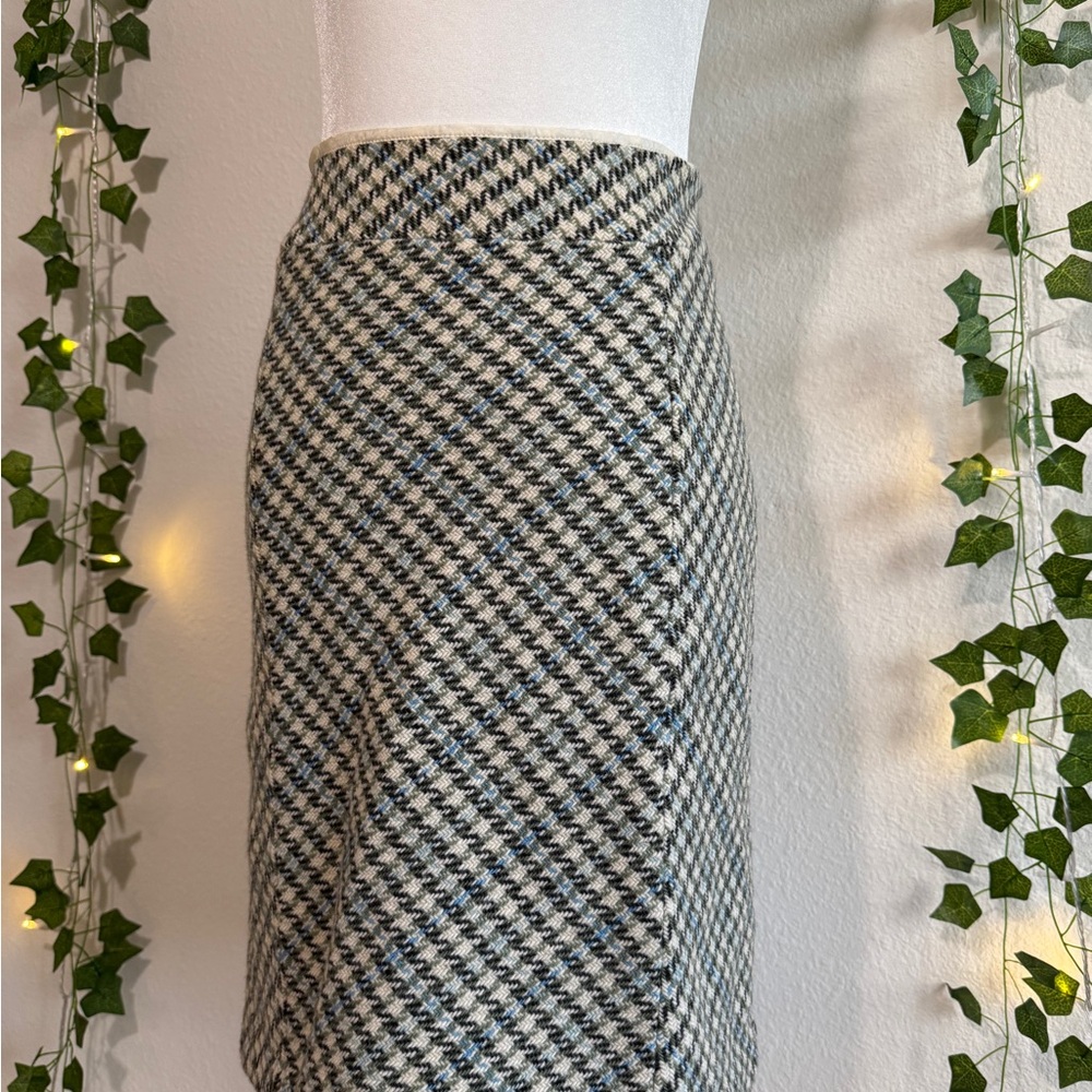 Ann Taylor Plaid Pencil Skirt - Picture 9 of 10